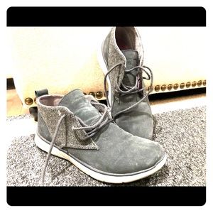 Women’s Eddie Bauer Chukka booties